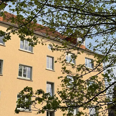View - Wifi - Netflix - Airport Shuttle Pansiyon Dresden