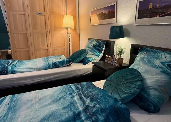 View - Wifi - Netflix - Airport Shuttle 홈스테이